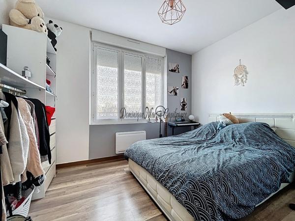 A vendre, Immeuble de rapport, LA CHARTRE SUR LE LOIR (72)- 5 appartements - 2 studios- 4 caves- Parking terrain 662m²