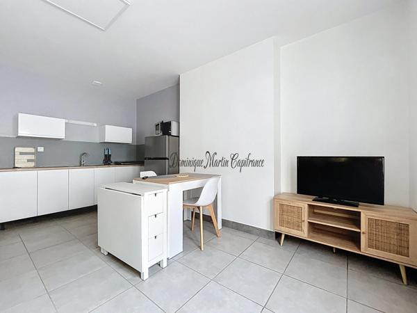 A vendre, Immeuble de rapport, LA CHARTRE SUR LE LOIR (72)- 5 appartements - 2 studios- 4 caves- Parking terrain 662m²