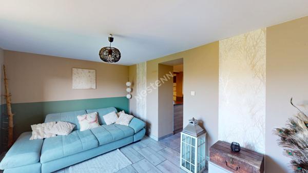 Ferme Bressane située au sud LOUHANS et ses 157 arcades, proche de l'autoroute A39.