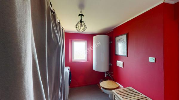 Ferme Bressane située au sud LOUHANS et ses 157 arcades, proche de l'autoroute A39.