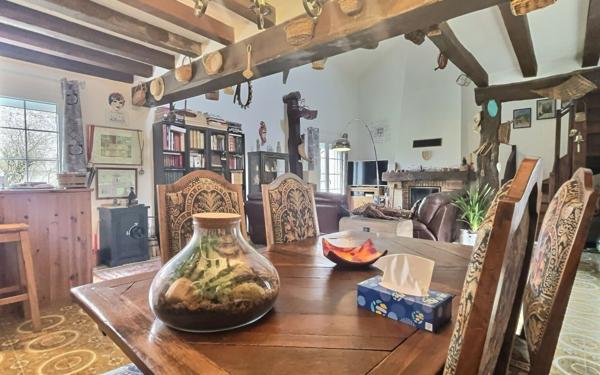 Maison à vendre    8 pièces •  Corquilleroy