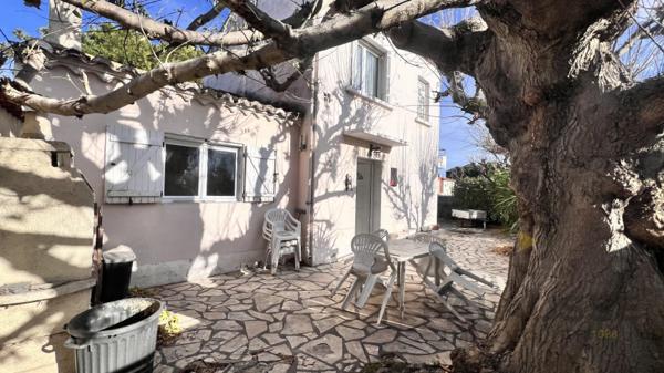 NARBONNE (11100) – AVENUE KENNEDY– MAISON LIBRE SUR 3 FACES – 3 CHAMBRE - JARDIN – GARAGE
