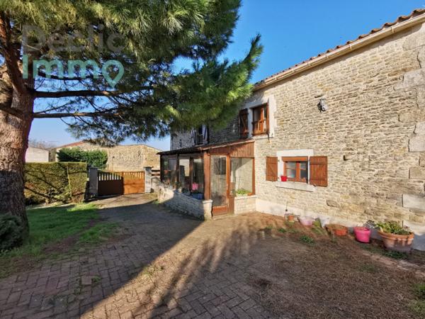 Vente maison Saint pierre le vieux, 213m² 1290m² 6 pièces 199 500€