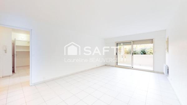 Résidence sécurisée avec piscine