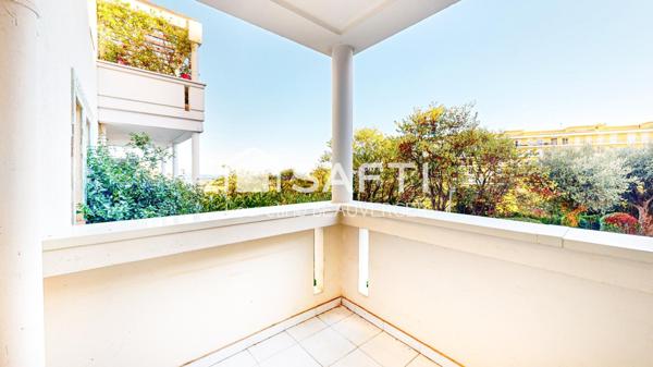 Résidence sécurisée avec piscine