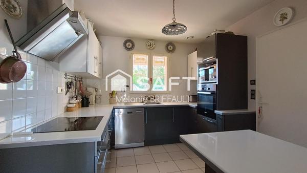 Maison 4 chambres + bureau - garage - piscine