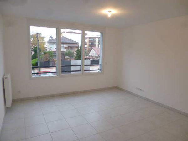 Appartement 1 pièce                                        - 69500 Bron Réf : 5418