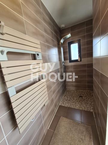 Maison contemporaine de 140 m² avec piscine