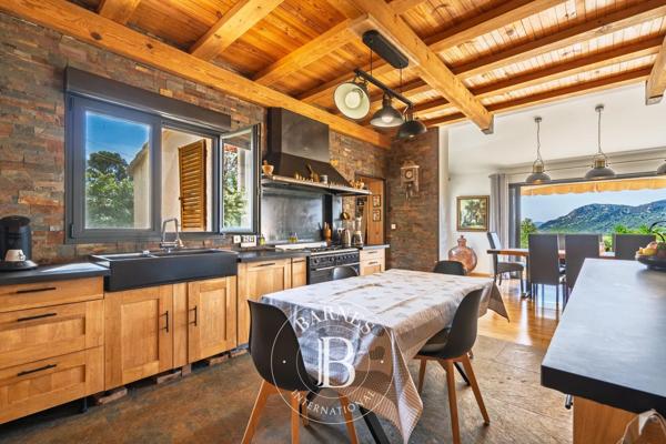 Patrimonio, Villa 3 Chambres -  261 m² à vendre