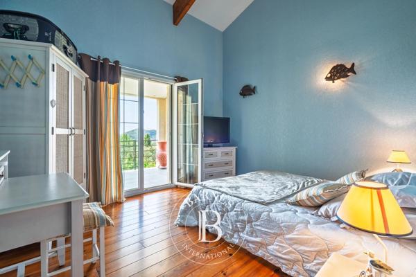 Patrimonio, Villa 3 Chambres -  261 m² à vendre