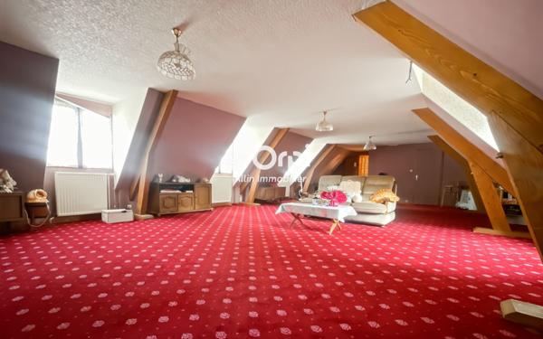 Maison à vendre    6 pièces • 206,10 m2 Montluçon