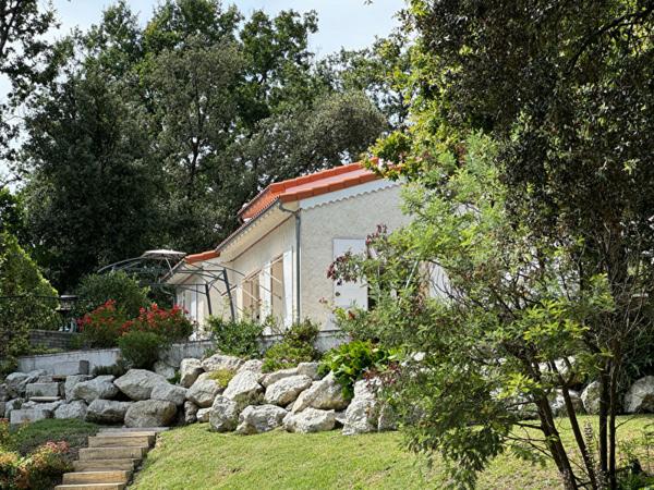 Maison 8 pièce(s) 4 chambre(s) 192 m²