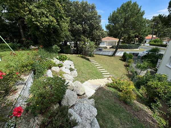 Maison 8 pièce(s) 4 chambre(s) 192 m²