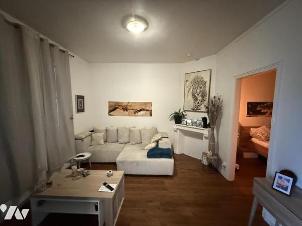 Immeuble de rapport et garages