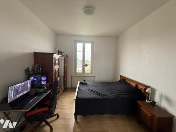 Immeuble de rapport et garages