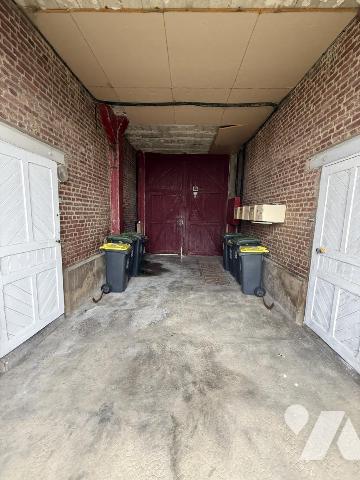 Immeuble de rapport et garages