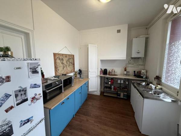 Immeuble de rapport et garages