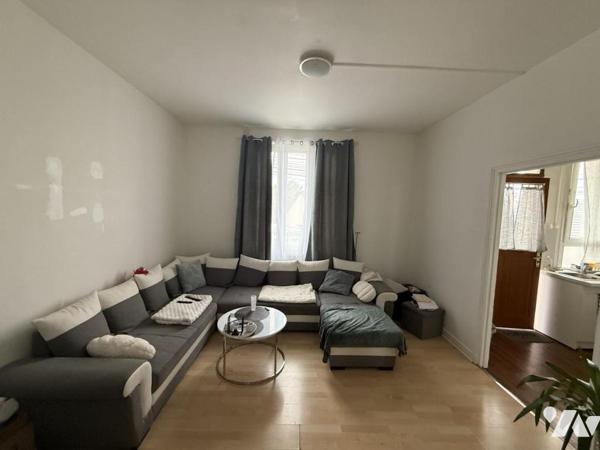 Immeuble de rapport et garages