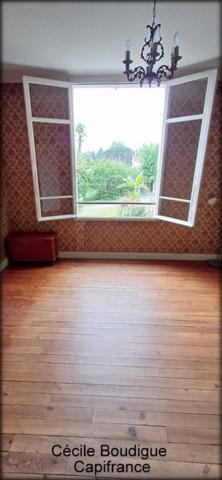 A deux pas du stade nautique, dans le quartier recherché du buisson, villa familiale d'environ 120m² habitables.