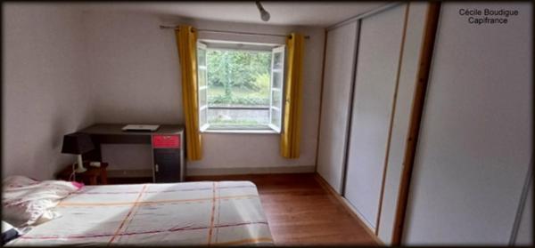 A deux pas du stade nautique, dans le quartier recherché du buisson, villa familiale d'environ 120m² habitables.