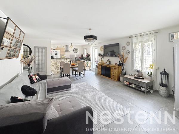 Maison de 126 m², terrasse et T2 indépendant en centre ancien.