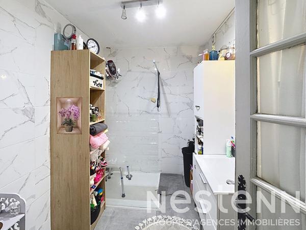 Maison de 126 m², terrasse et T2 indépendant en centre ancien.