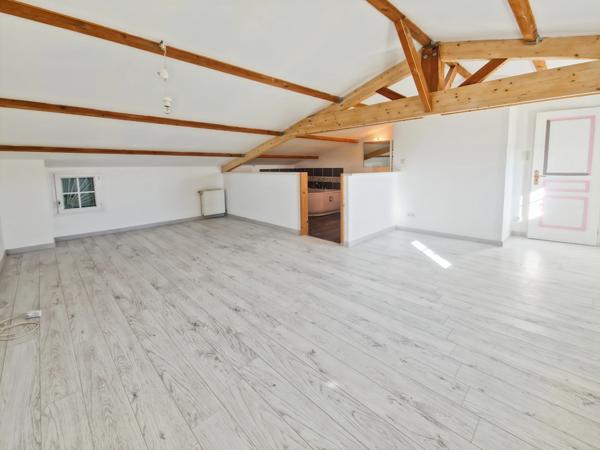 Maison à vendre 6 pièces proche de SURGERES (17)- 152 m² habitables - garage - jardin - piscine