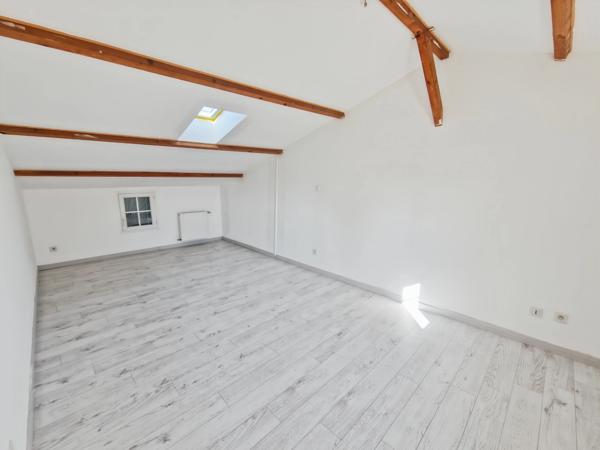 Maison à vendre 6 pièces proche de SURGERES (17)- 152 m² habitables - garage - jardin - piscine