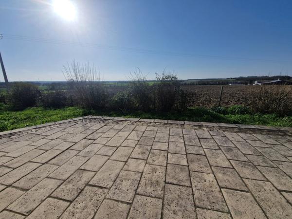 Maison à vendre 6 pièces proche de SURGERES (17)- 152 m² habitables - garage - jardin - piscine