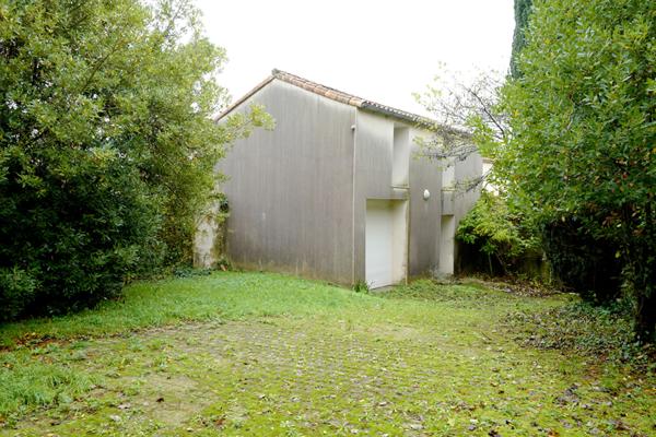 Ensemble immobilier : maison bourgeoise et dépendance