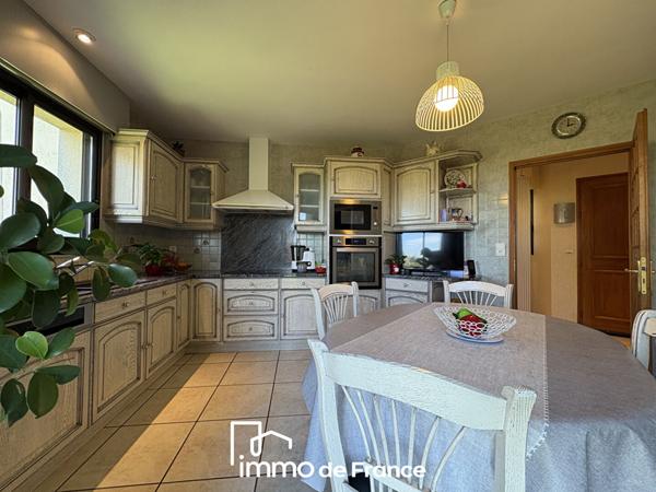 Maison Le Monastere 6 pièce(s) 170 m2