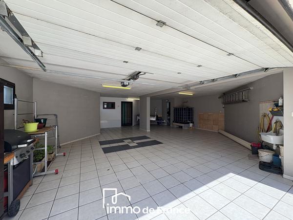 Maison Le Monastere 6 pièce(s) 170 m2