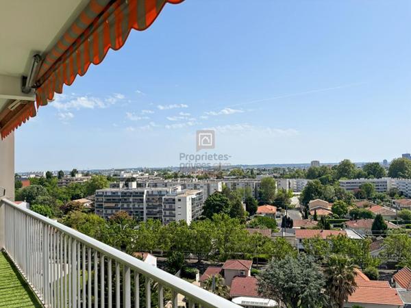 BORDEAUX  CAUDERAN Appartement de trois pièces avec terrasse, balcon ascenseur cave et parking