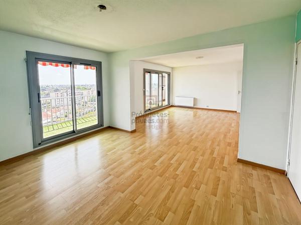 BORDEAUX  CAUDERAN Appartement de trois pièces avec terrasse, balcon ascenseur cave et parking