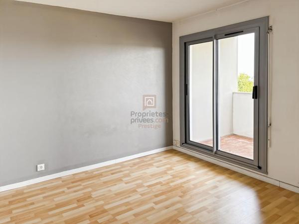 BORDEAUX  CAUDERAN Appartement de trois pièces avec terrasse, balcon ascenseur cave et parking