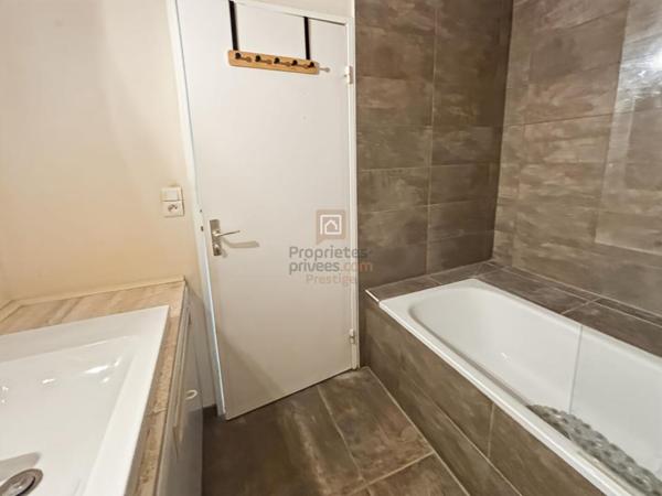 BORDEAUX  CAUDERAN Appartement de trois pièces avec terrasse, balcon ascenseur cave et parking