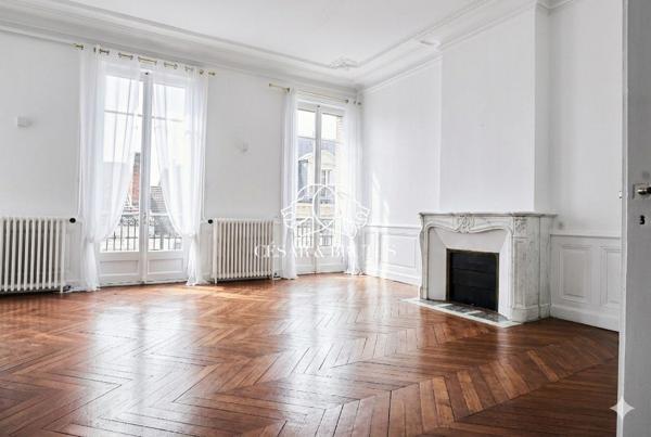 A louer – L’EXCEPTION ROANNAISE – 266 m² DE LUXE ET D’ESPACE (IDÉAL FAMILLE)