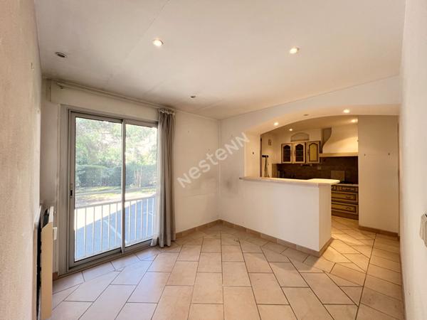 Appartement Hyères 3 pièce(s) 84.21m2 - HYERES Centre-ville Résidence sécurisée- Rdc