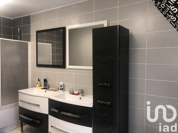 Pavillon 7 pièces de 112 m² à Waziers (59119)