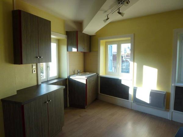 MONTRBISON - Appartement F2