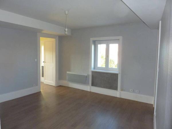 MONTRBISON - Appartement F2