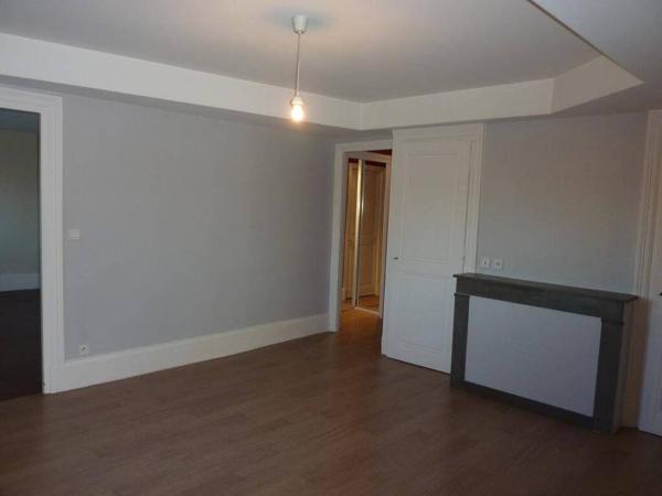 MONTRBISON - Appartement F2