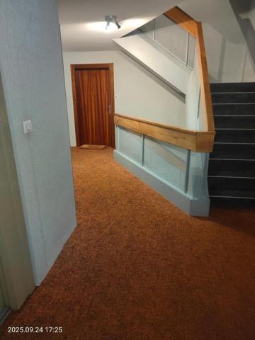 DANS UN TRES BEL IMMEUBLE - AU CALME - GRAND ET LARGE BALCON