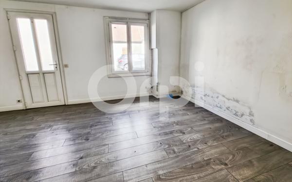 Maison à vendre    2 pièces •  Nanteuil-le-Haudouin