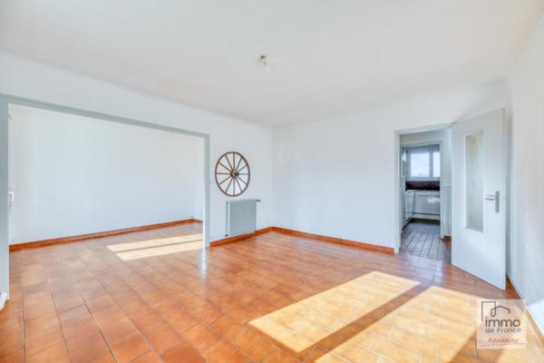 T5 de 81m2 avec cave et jardin collectif