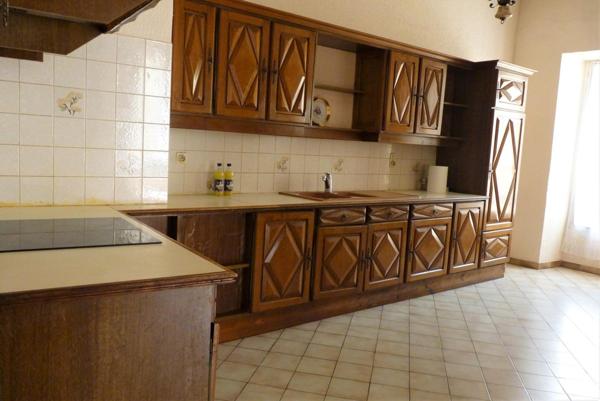 MAISON EN PIERRE LUMINEUSE DANS LE COEUR HISTORIQUE DE LECTOURE