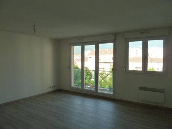 Location appartement Grenoble 38000 1 pièce 40 m²