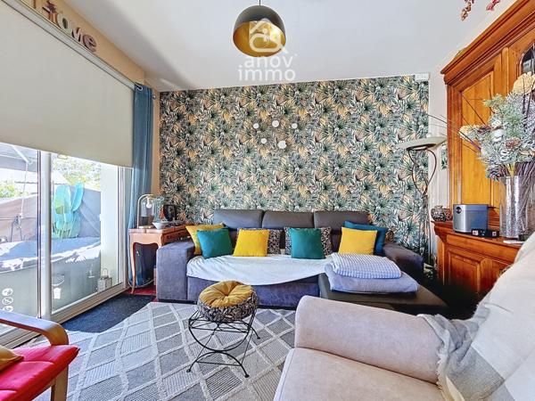 Maison
                                                                                                                                                                                                                                                                                                                        4 pièce(s)                                                                                                                                                                                                          2 chambre(s)                                                                                                                                                                                                          81  m²