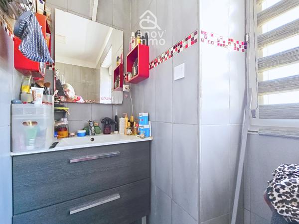 Maison
                                                                                                                                                                                                                                                                                                                        4 pièce(s)                                                                                                                                                                                                          2 chambre(s)                                                                                                                                                                                                          81  m²
