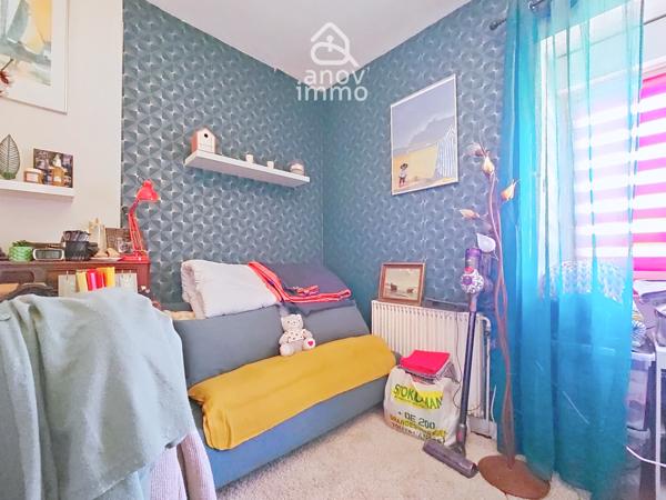 Maison
                                                                                                                                                                                                                                                                                                                        4 pièce(s)                                                                                                                                                                                                          2 chambre(s)                                                                                                                                                                                                          81  m²